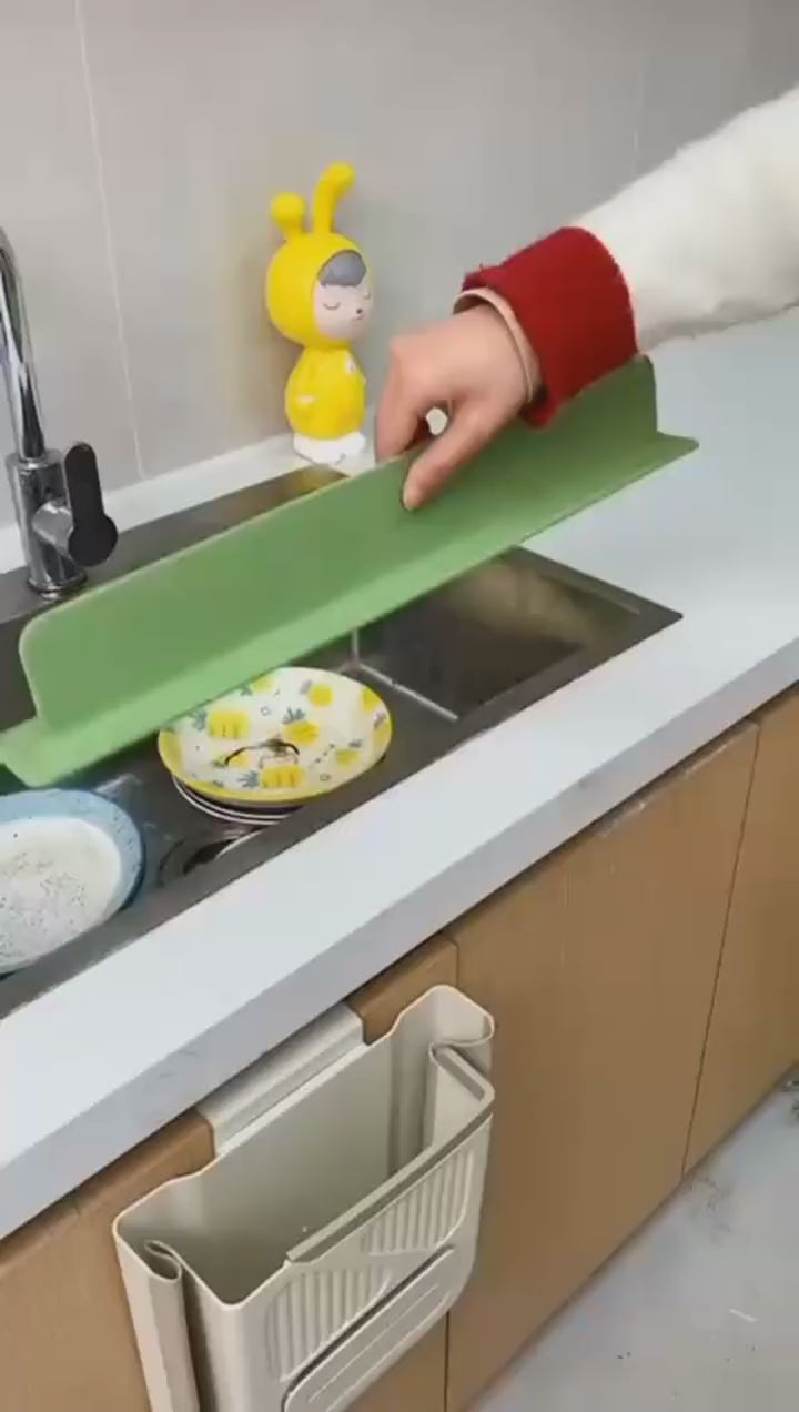 Silicone Sink Splash Guard Flexible Water Splash Stopper with Double Suction Cups | Kitchen & Bathroom Sink Protector | 15 Inch Random Color